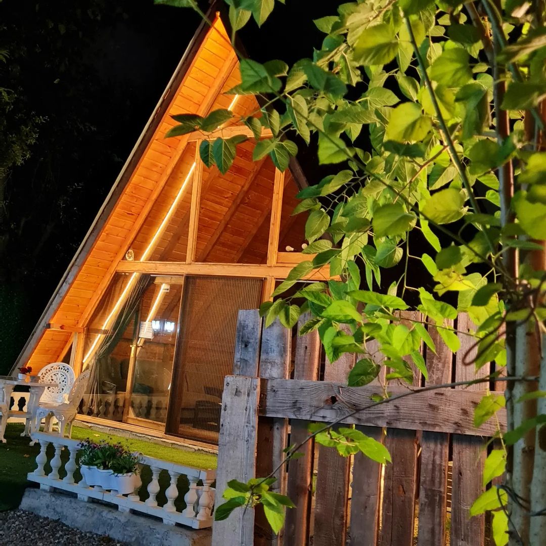 چرا کلبه چوبی شوروم؟